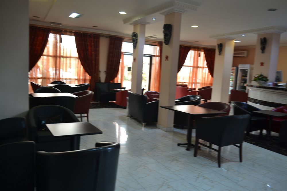 Hotel Mansel Yaoundé Exterior foto