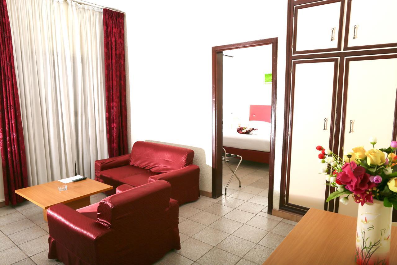 Hotel Mansel Yaoundé Exterior foto