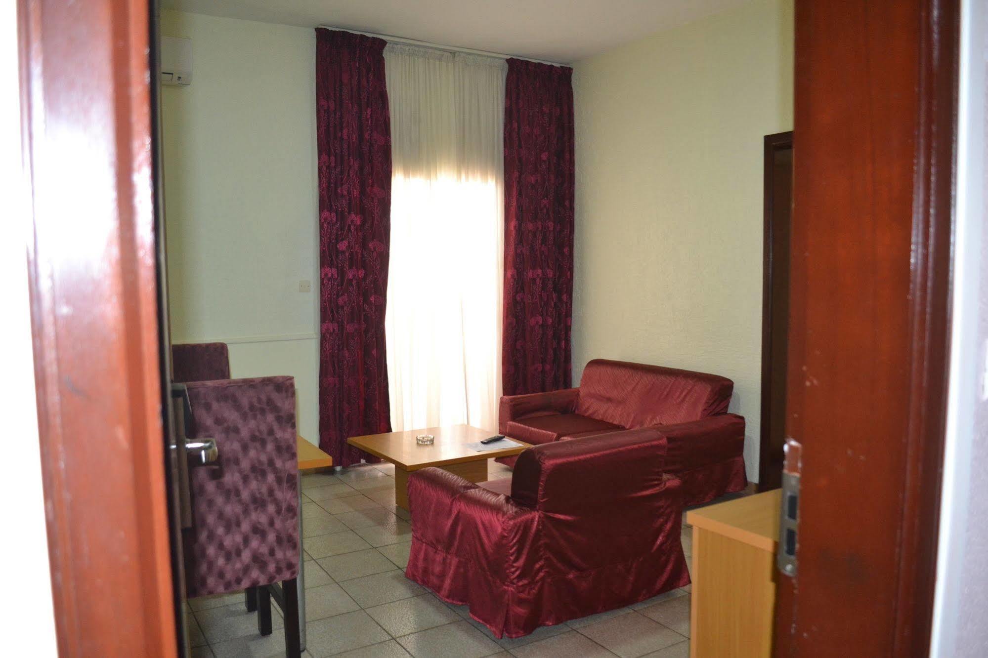 Hotel Mansel Yaoundé Exterior foto