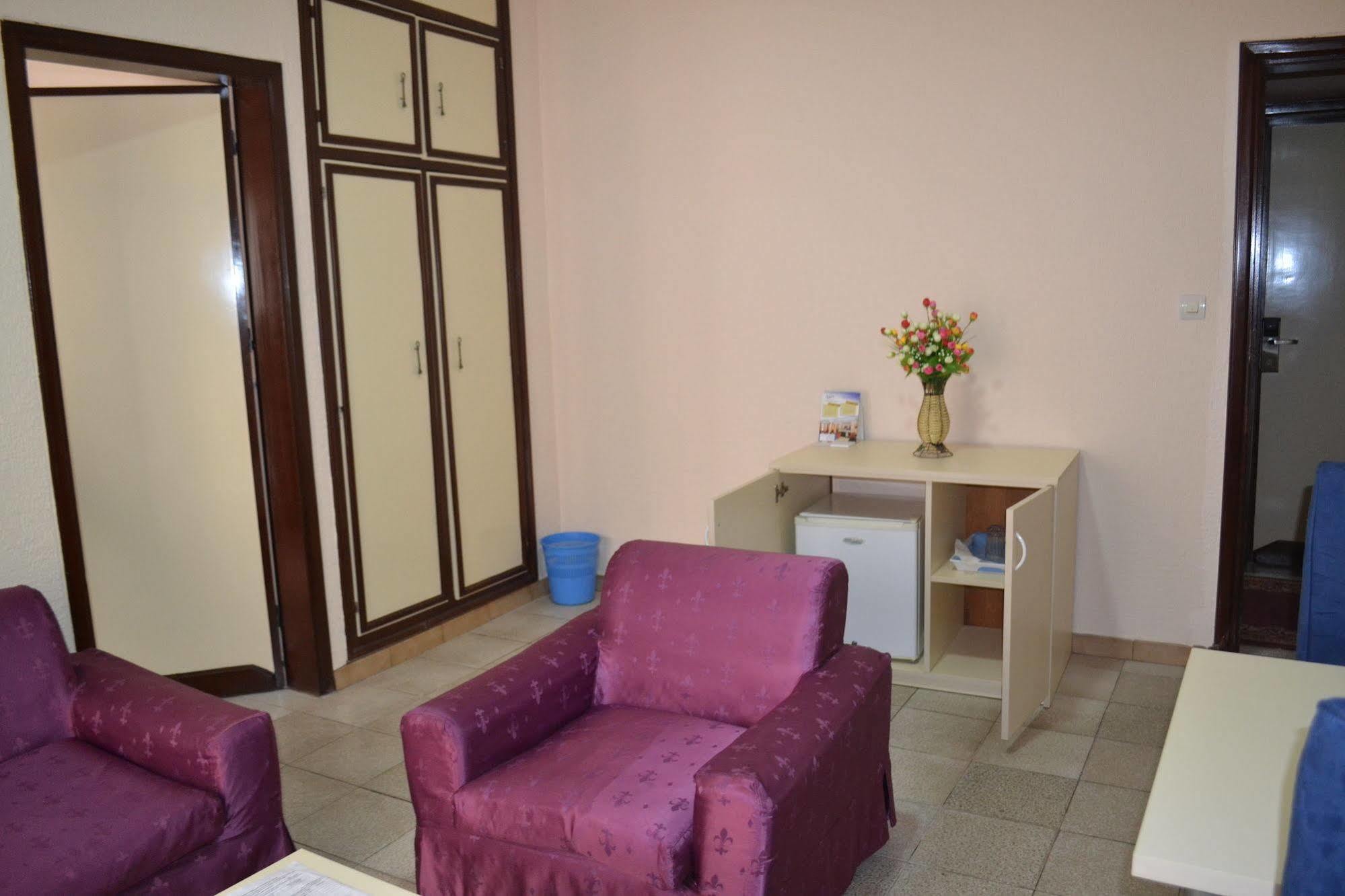 Hotel Mansel Yaoundé Exterior foto
