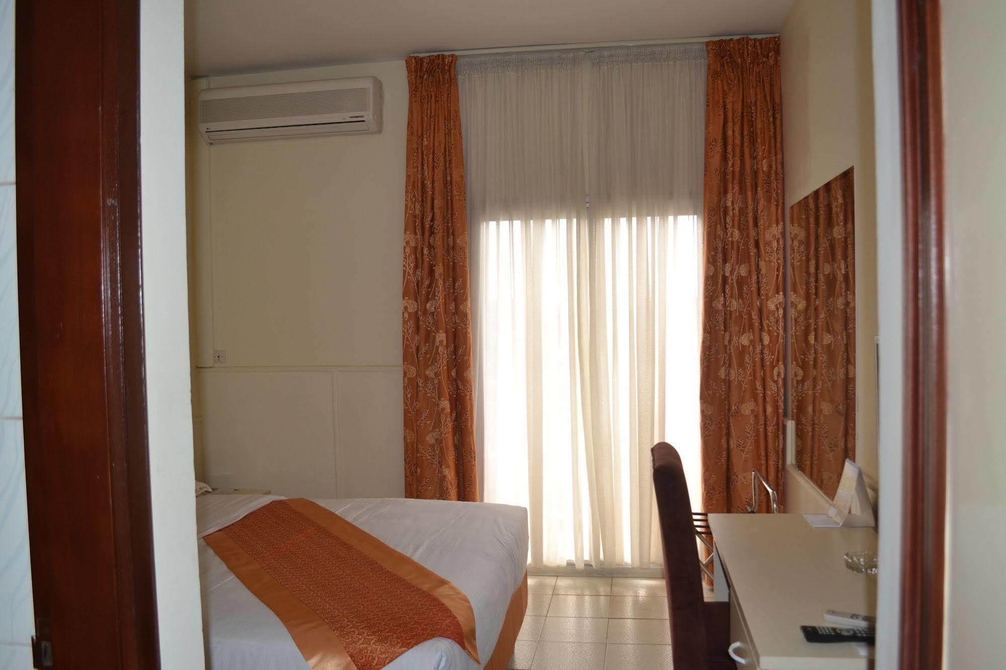 Hotel Mansel Yaoundé Exterior foto