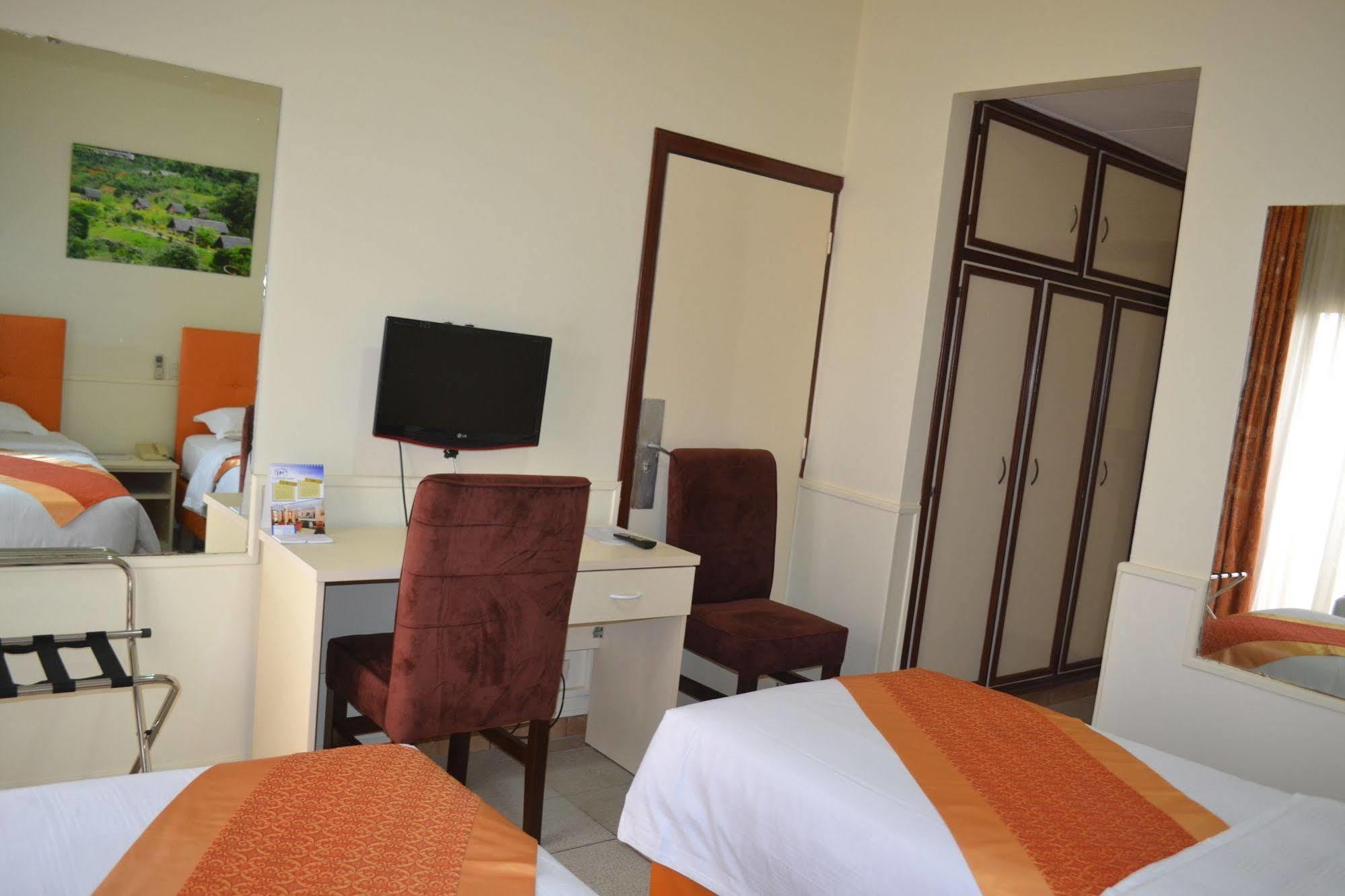 Hotel Mansel Yaoundé Exterior foto